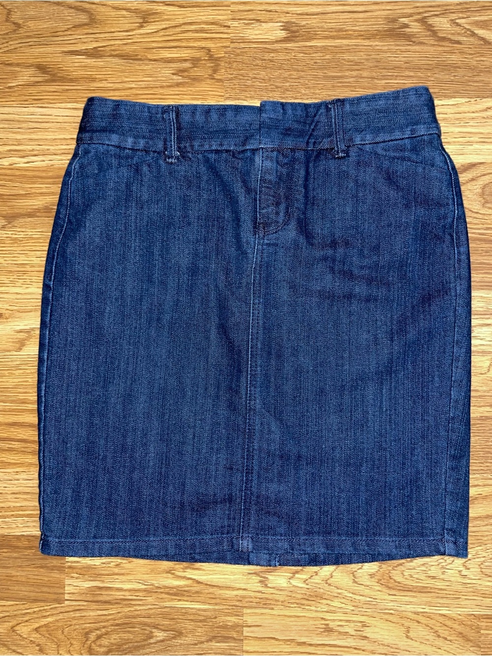 Old Navy Denim Skirt Women’s Size 2 Regular Dark Wash Front Pockets Slit in Back